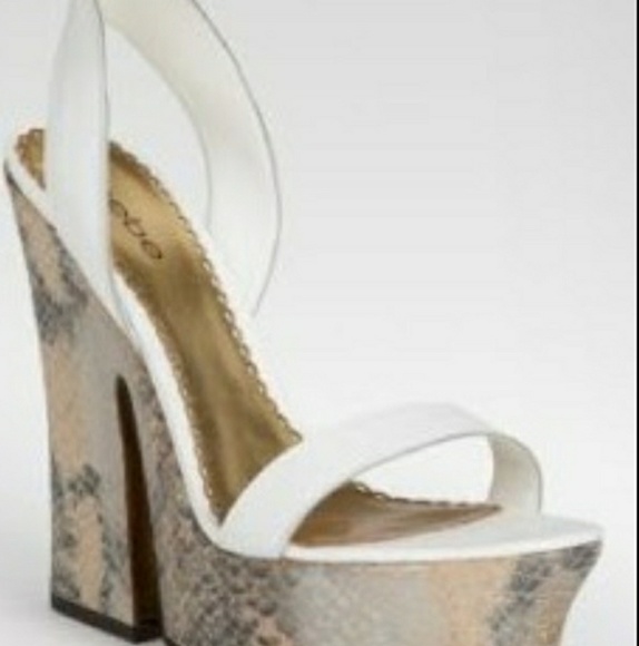 Bebe Sydney wedges white and black pair both sz 10 - Picture 5 of 5